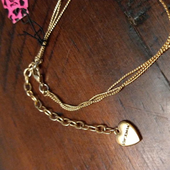 NWT Betsey Johnson 3 Layered Goldtone/Pearl Necklace, Goldtone Rose Medallions, - Picture 5 of 6